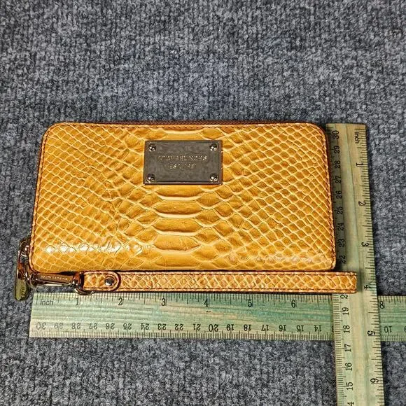 Michael Kors Wristlet Wallet Womens Yellow Embossed Faux Snakeskin Clutch Purse - Picture 6 of 6